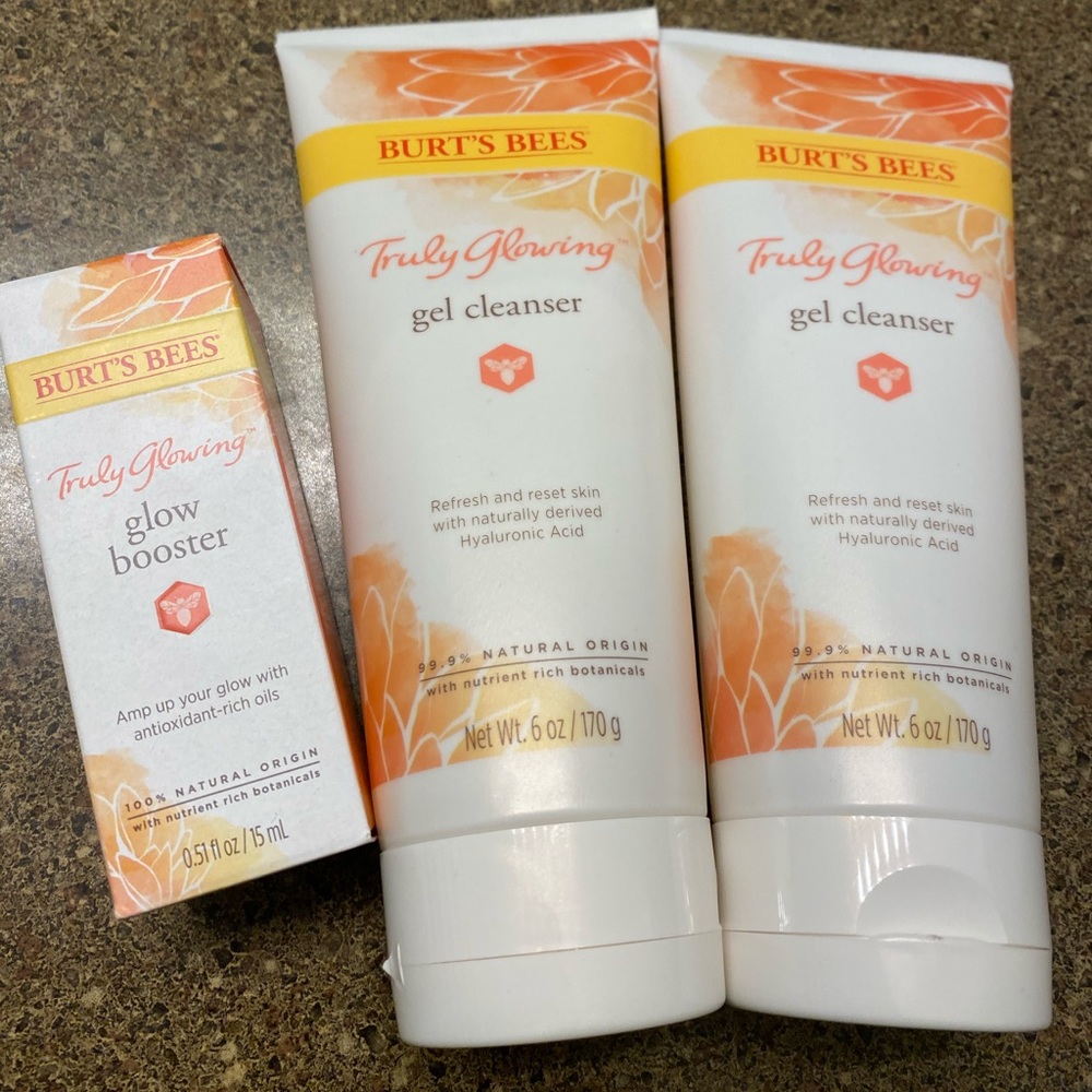 Burt’s Bees Truly Glowing Cleansers/ Glowing Oil